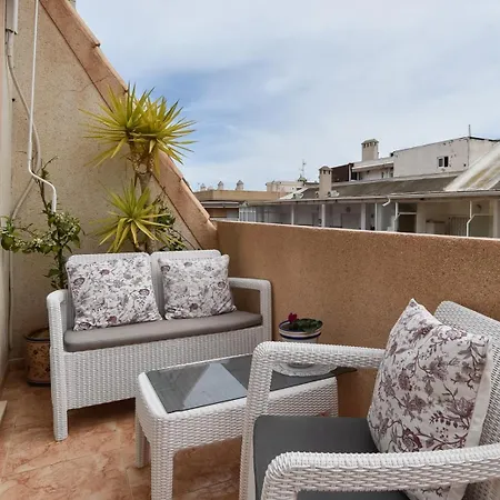Atico Con 2 Garaje Y Piscina Torrevieja